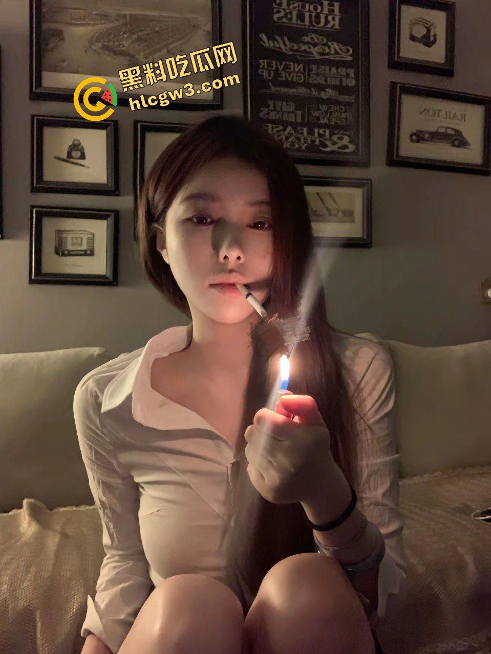 抖音纯欲反差骚贱女网红『安佳玉子』土豪大哥砸钱约会 后入骚话直呼 “逼爽” 独家曝光!