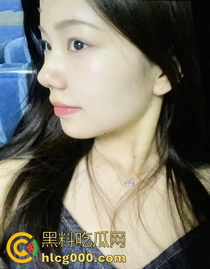 湖北宜宾公务员母狗【曾雪娇】,重度M喜欢被虐待爱吃精,经常被颜射后涂在脸上或者咽下去!