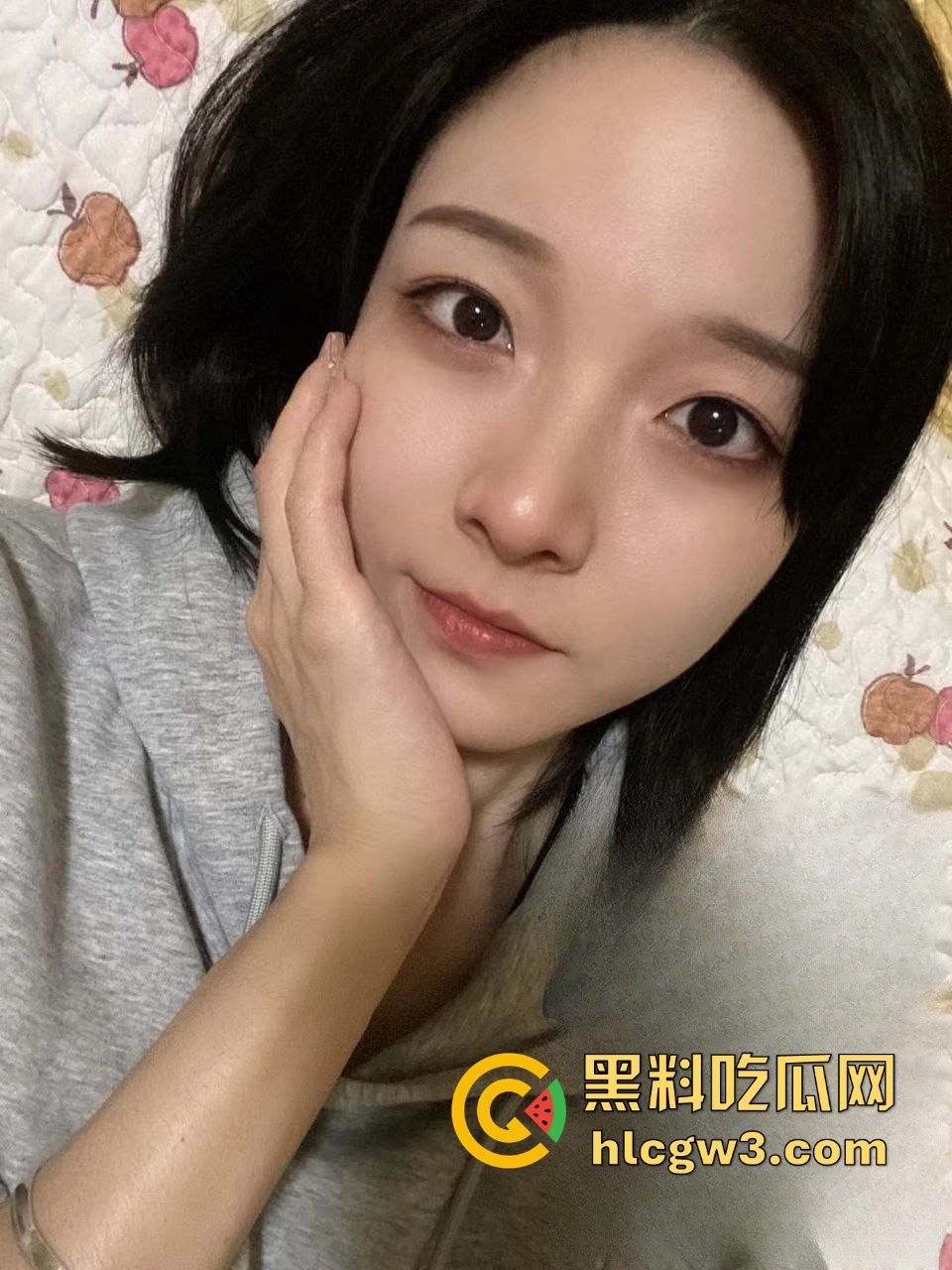 师大女研究生【范姬】高冷外表藏着骚浪灵魂，最爱被后入，叫声浪到骨子里！