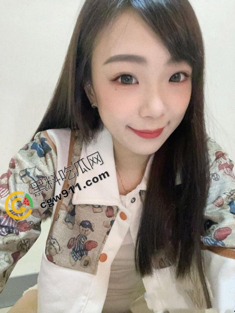 山东美艳牙医萧晴晴邂逅巨屌富豪暗地偷欢,女友劈腿劲爆性爱视频遭男友曝光,众人围观啧啧称奇!