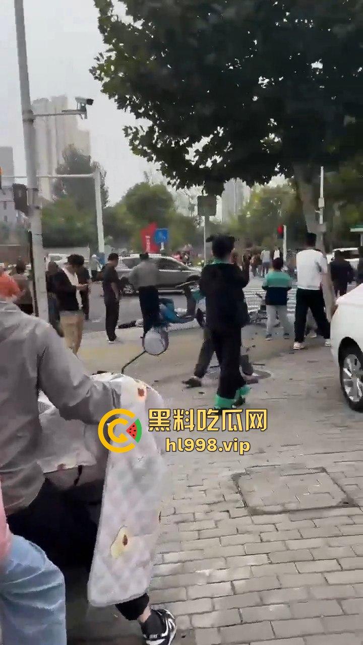 安徽蚌埠车祸致3死3伤!理想司机大喊刹不住,智能系统成悲剧导火索,警方通报引发热议!