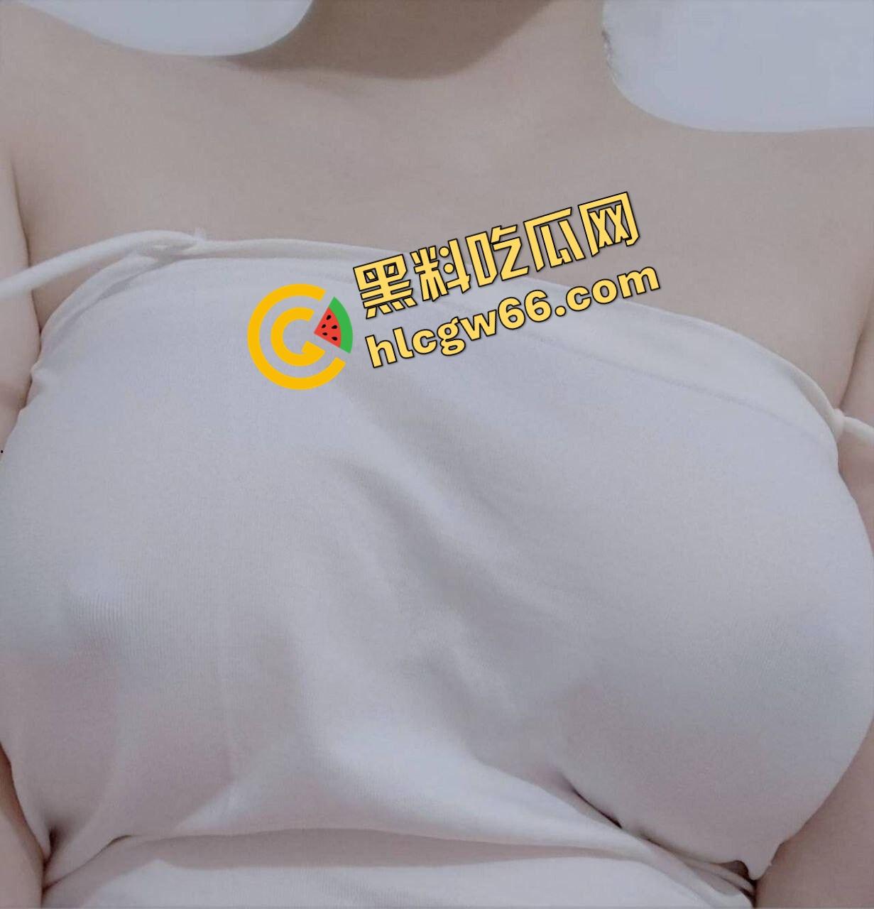 音乐老师嘴巴比喇叭还灵武汉【张小岚】楼道玩口爆,微信附近人撩到的骚货,25岁女老师夜里吞精爽出!