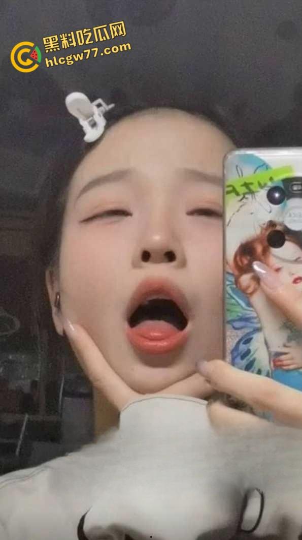 重庆工商大学经济学院女大学生【沈琪】平时就是衣服富贵千金模样 原来是给人当小三视频被曝光!