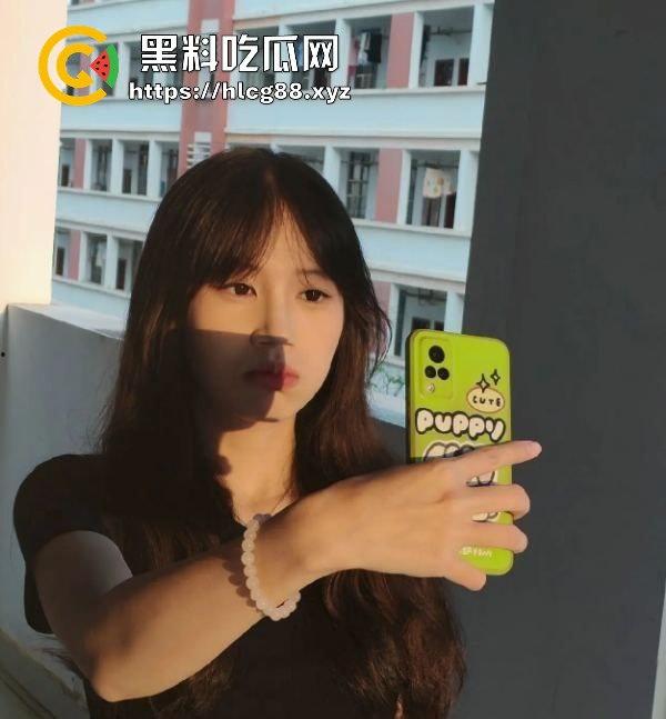 看似钓鱼却反被钓 岭南师范学院气质反差御姐【李慧】软件约炮渣男被无情曝光!