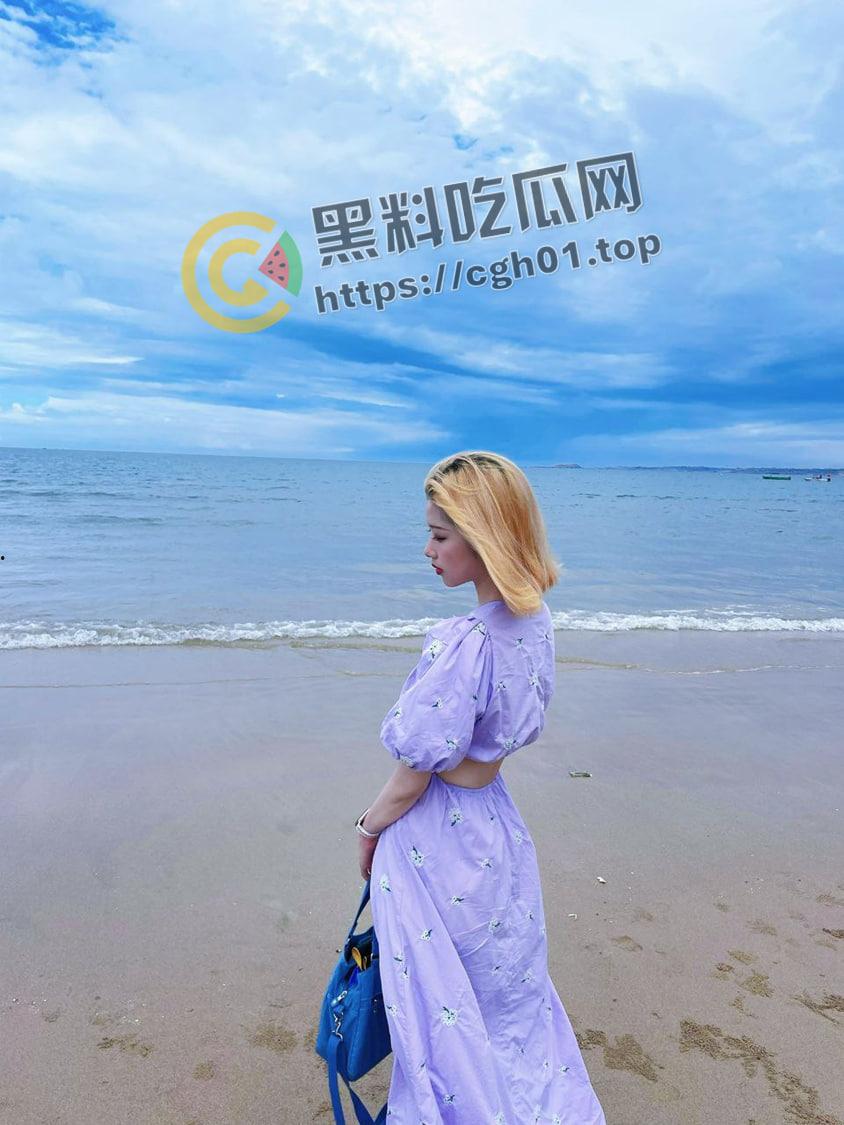 海南粉色头发精神小妹被流出 小穴比头发还粉嫩 浪叫着喷水把床单打湿