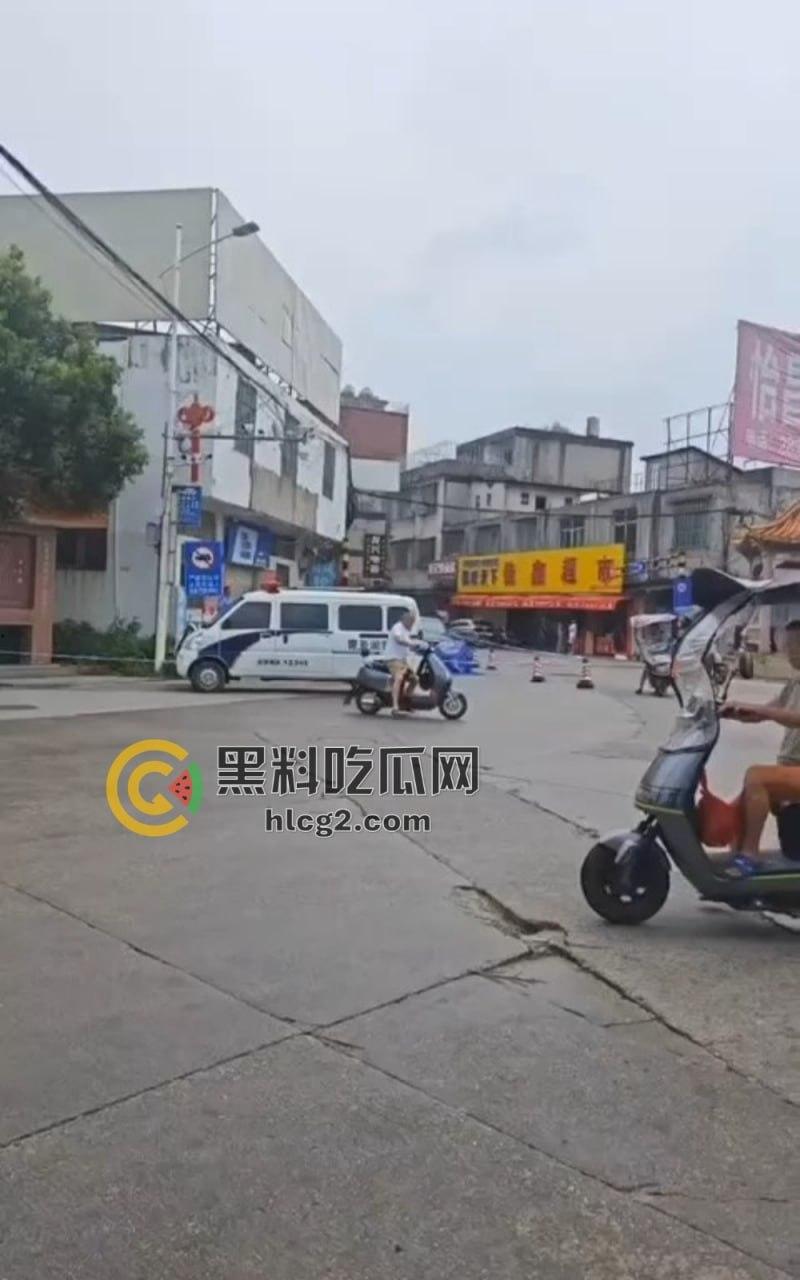 广东普宁市党委书记取快递遭持刀捅伤!纠纷引发一死一伤,嫌疑人被拘留