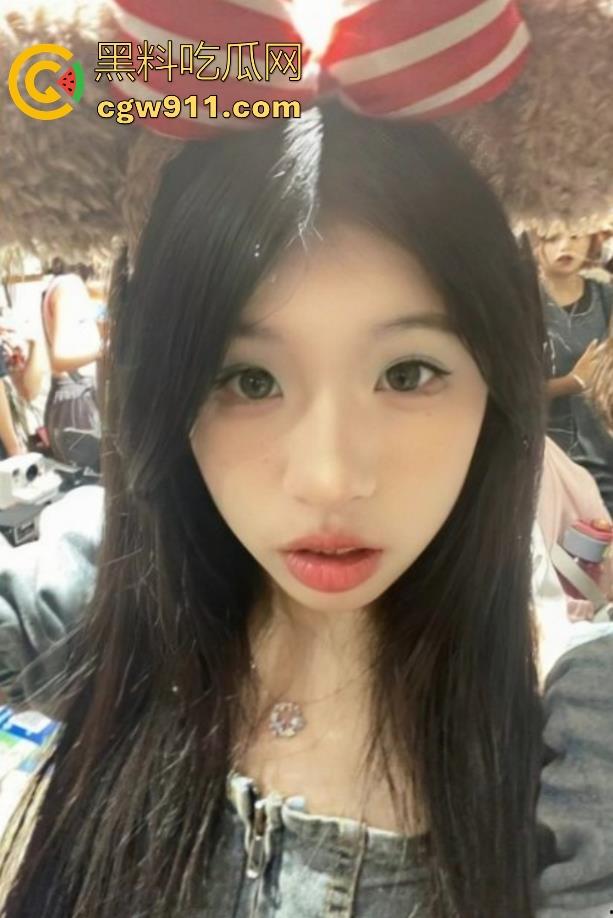 湖南师范大学【张芸】被富二代包养,丰满巨乳,青春气息扑面而来,身着情趣制服被猛干 !