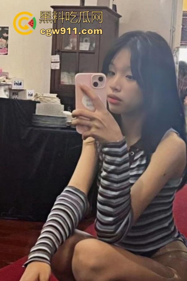 湖南师范大学【张芸】被富二代包养,丰满巨乳,青春气息扑面而来,身着情趣制服被猛干 !