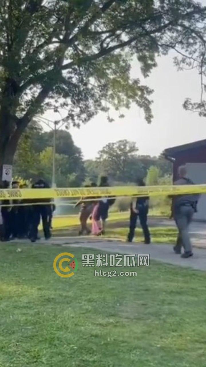 自由美利坚的凶暴现实!纽约罗切斯特市公园枪击事件,1死6伤引发社区恐慌!