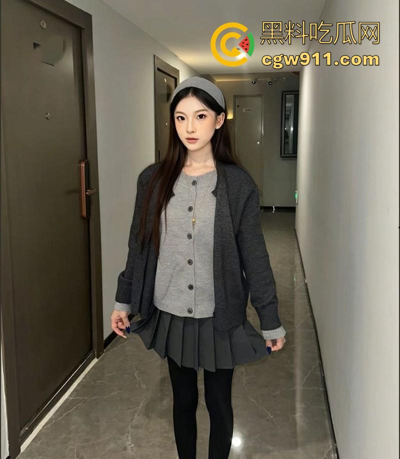 湖北科技职院【林梦怡】性爱私拍曝光,被男友滴蜡调教,后入狂操白浆四溢,肥臀射满淫贱至极!