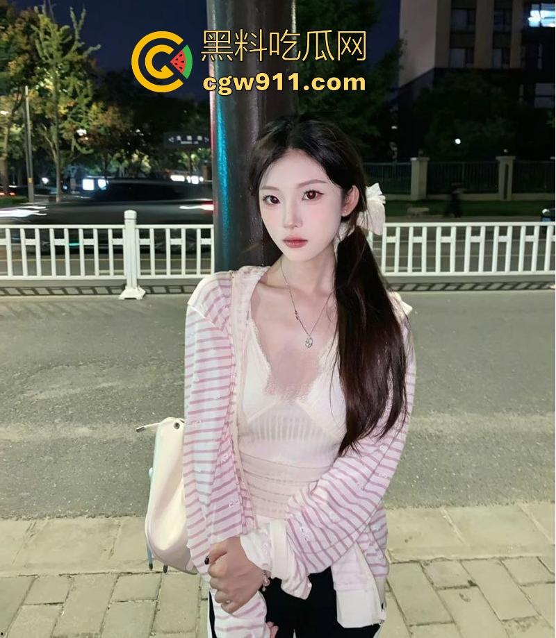 湖北科技职院【林梦怡】性爱私拍曝光,被男友滴蜡调教,后入狂操白浆四溢,肥臀射满淫贱至极!