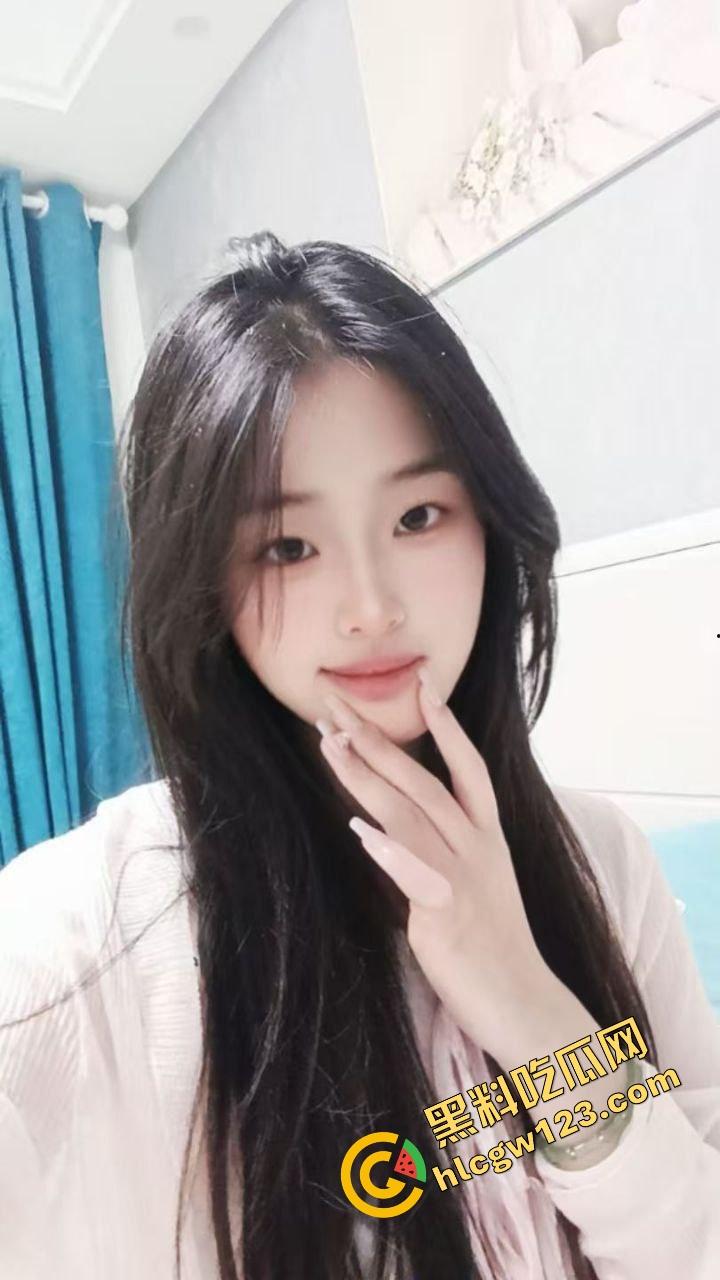 怒火攻心版路边操逼现场曝光,小伙脱裤就插当街透女友批,环卫大爷看傻,快枪十秒完事操完提裤就走!