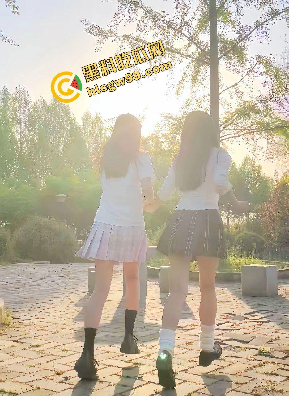 抖音清纯反差骚女大『HelloJia』玉哥帮上王者1800,足交肉偿伺候玉哥暴力后入输出!独家曝光流出!