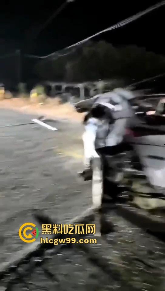 湛江雷州东里镇春节变丧场,士头路口惨烈车祸 ,家人还在吃席 ,这边已经送命了!