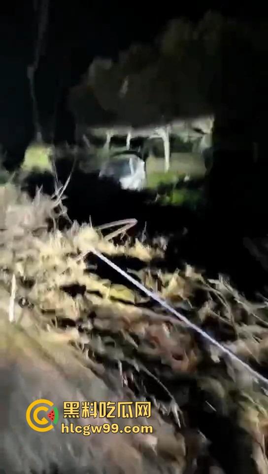 湛江雷州东里镇春节变丧场,士头路口惨烈车祸 ,家人还在吃席 ,这边已经送命了!