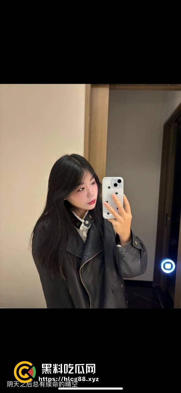 苏州大三【邵怡饶】自拍视频再曝,甜脸恶心人,床上骚浪贱到爆,男友操她操出新高度!