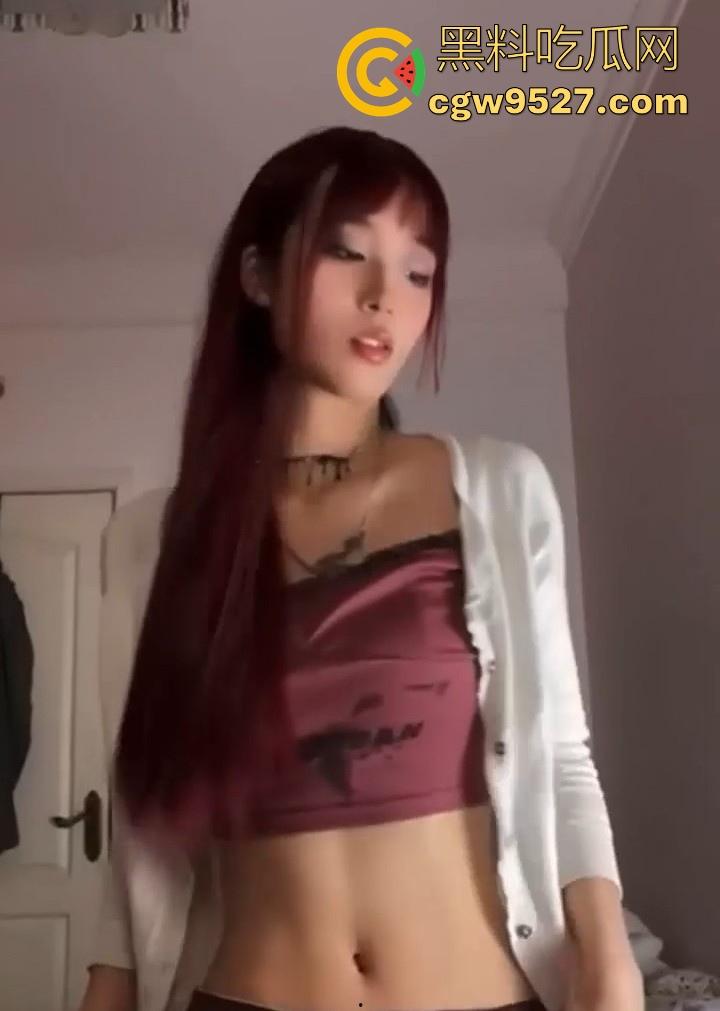 宁波工商职业学院反差小骚逼【廖葵颖】粉嫩小逼在镜头前被肆意玩弄，湿漉淫水滴落，母狗姿态尽显无疑！