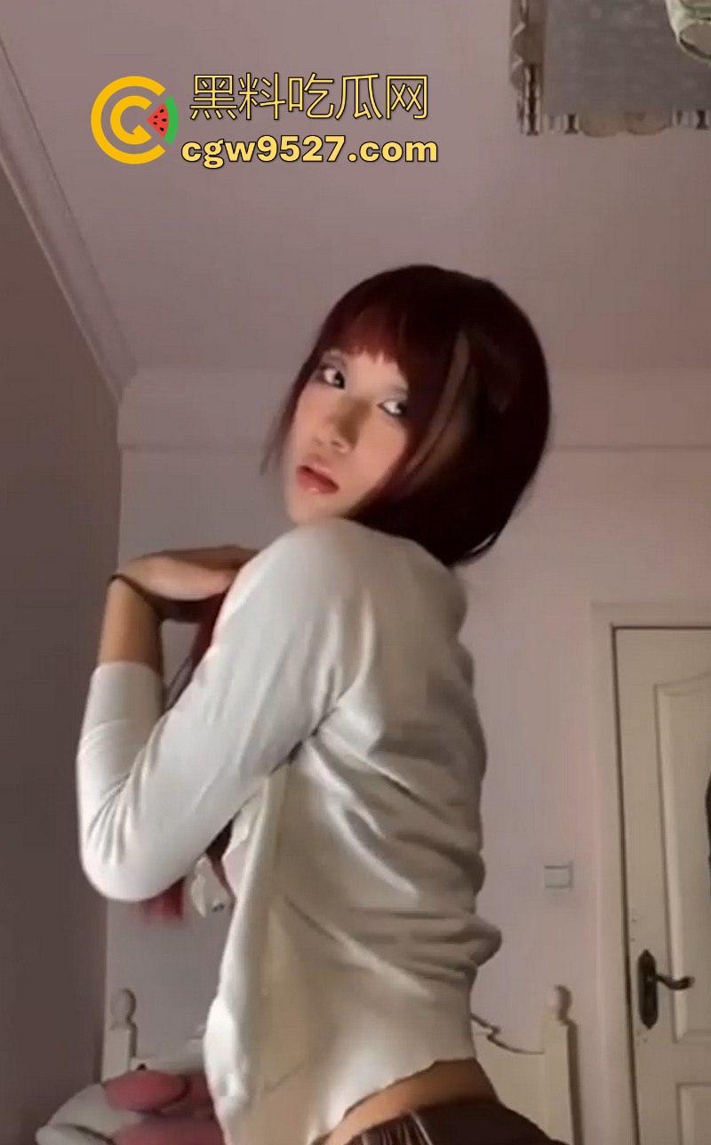 宁波工商职业学院反差小骚逼【廖葵颖】粉嫩小逼在镜头前被肆意玩弄,湿漉淫水滴落,母狗姿态尽显无疑!