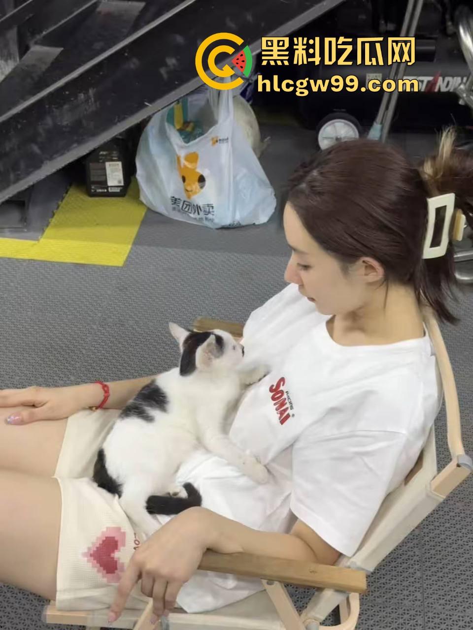 东莞英姿飒爽女骑士上演逆行惨剧,赛道飙车被撞飞数米, 当场休克被抬走!