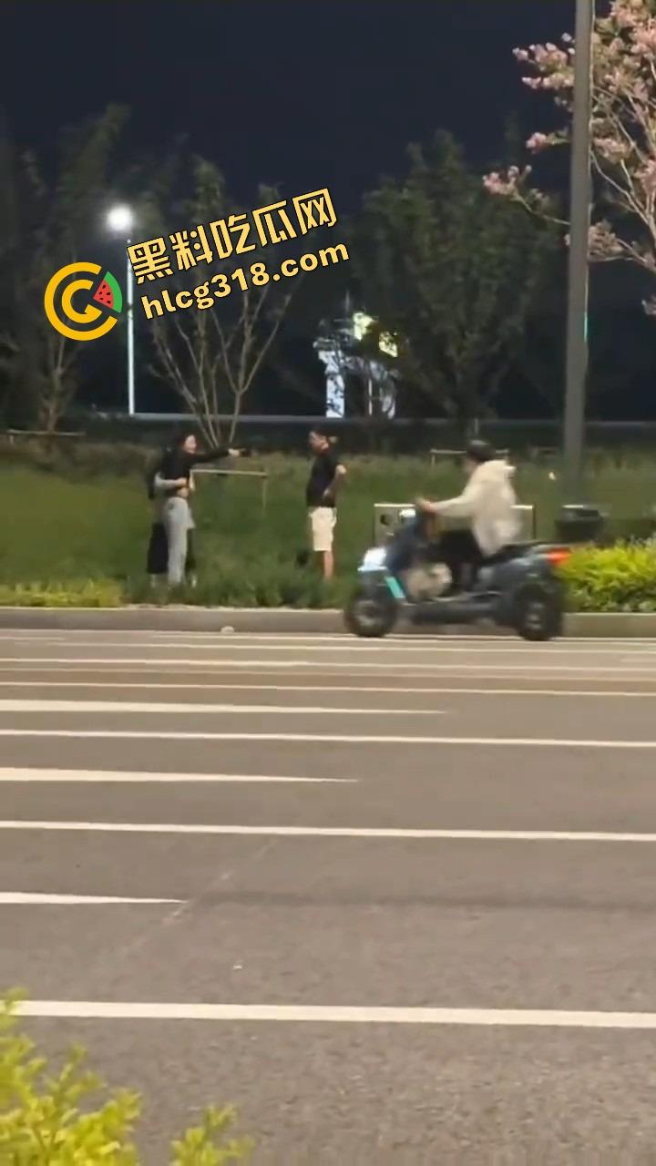 苏州石湖抓奸,小姑子偷情姐夫当街喊老公,亲姐怒吼开撕你喊得真顺嘴啊!