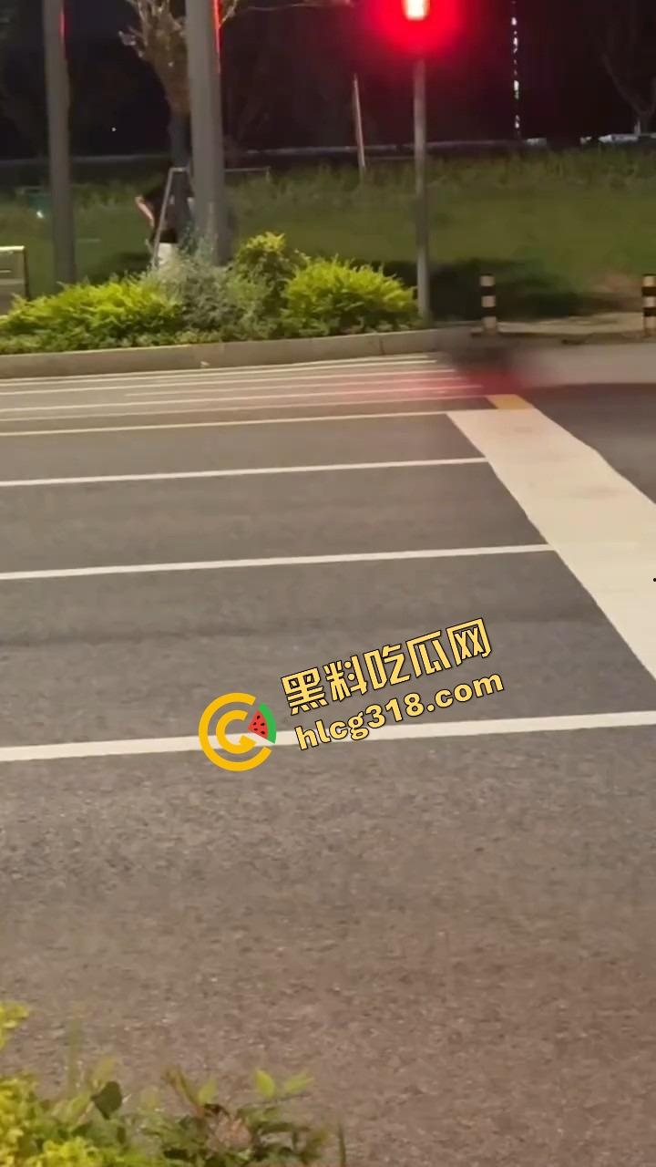 苏州石湖抓奸,小姑子偷情姐夫当街喊老公,亲姐怒吼开撕你喊得真顺嘴啊!