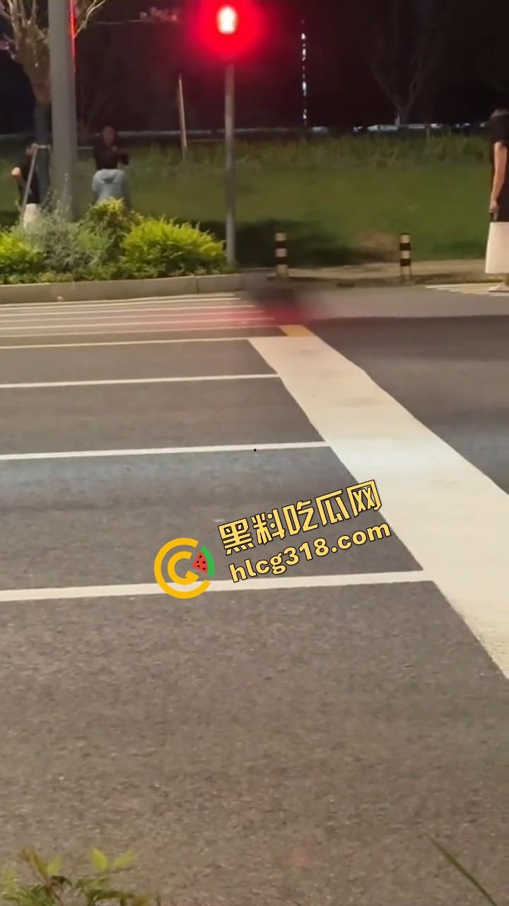 苏州石湖抓奸,小姑子偷情姐夫当街喊老公,亲姐怒吼开撕你喊得真顺嘴啊!