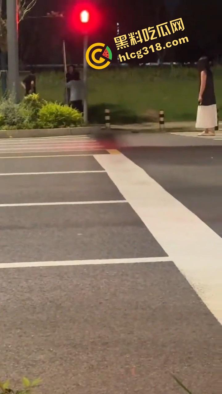 苏州石湖抓奸,小姑子偷情姐夫当街喊老公,亲姐怒吼开撕你喊得真顺嘴啊!