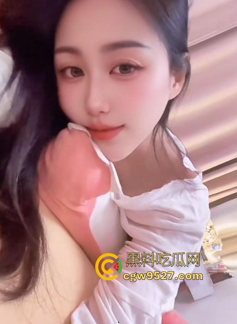 四川极品人妻欲求不满疯狂出轨约炮,性爱惨遭炮友泄露,巨乳肥臀黑丝诱惑,后入打桩高潮迭起!