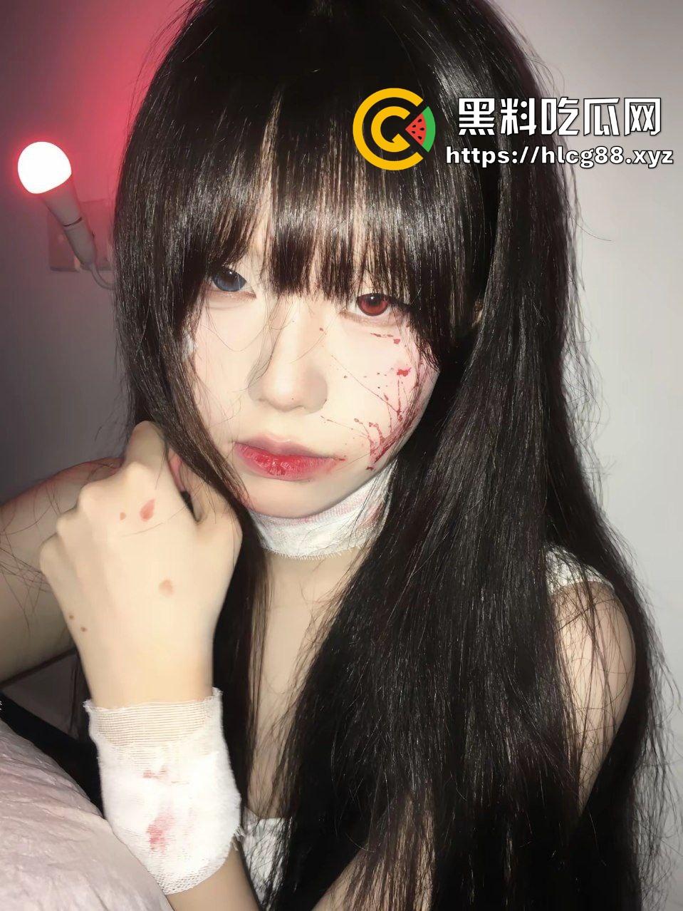 重金包养高中JK双马尾嫩妹,趴在沙发上随意玩弄双腿白虎逼,暴力猛操蜜桃白臀至痉挛抽搐!