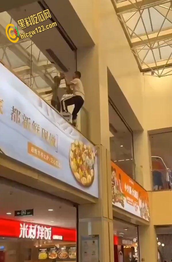 邯郸三中学生考550分,母亲不兑现承诺还动手,悲剧跳楼引发热议 !