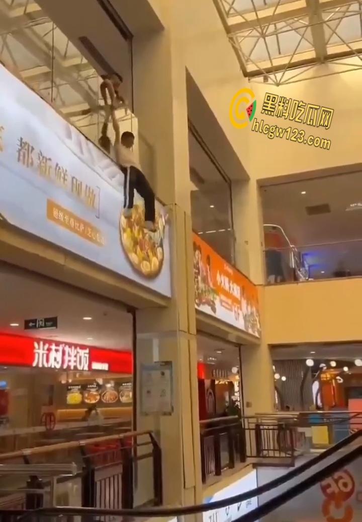 邯郸三中学生考550分,母亲不兑现承诺还动手,悲剧跳楼引发热议 !