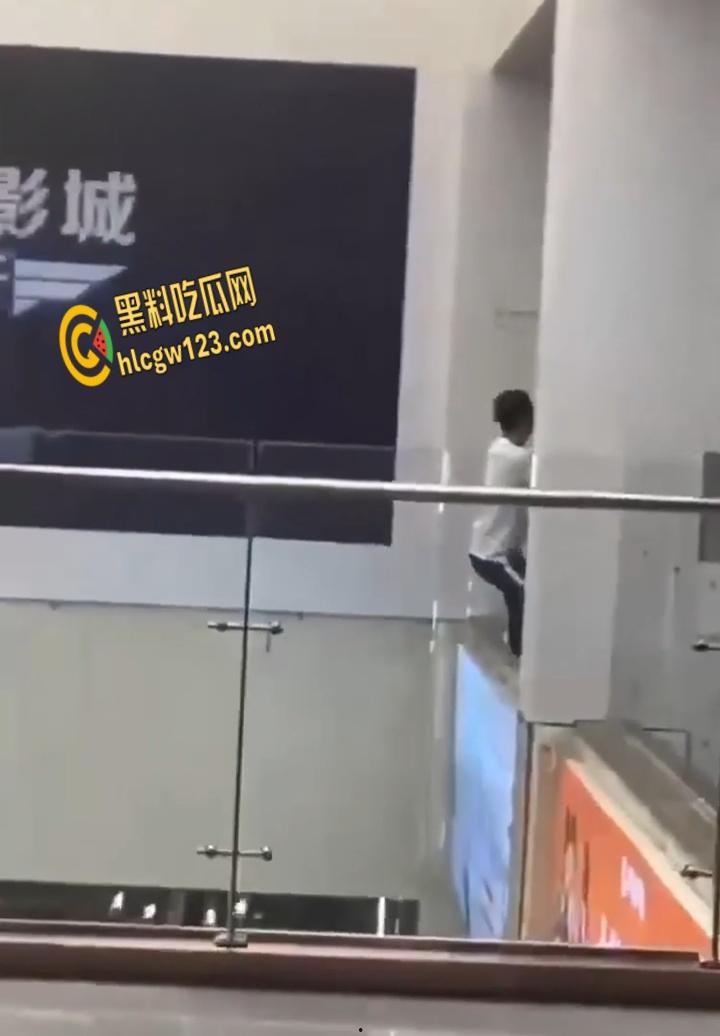 邯郸三中学生考550分,母亲不兑现承诺还动手,悲剧跳楼引发热议 !