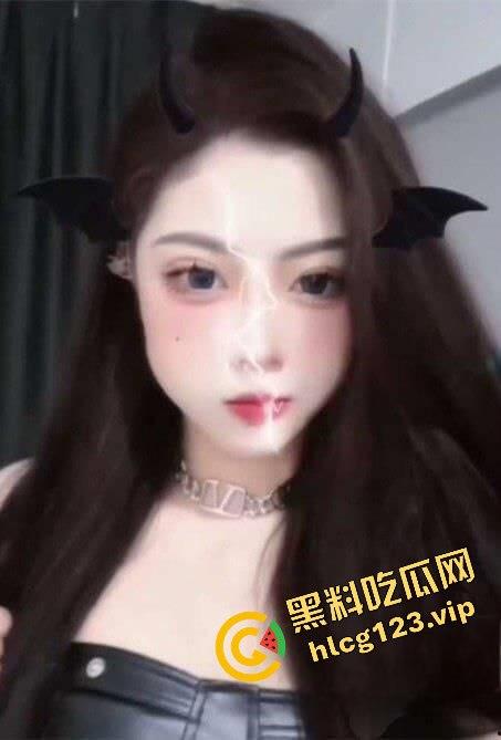 济南MIX酒吧风骚营销【露露】偷情视频爆出!御姐范儿加少妇风情,现场火爆啪啪让人看直了眼!