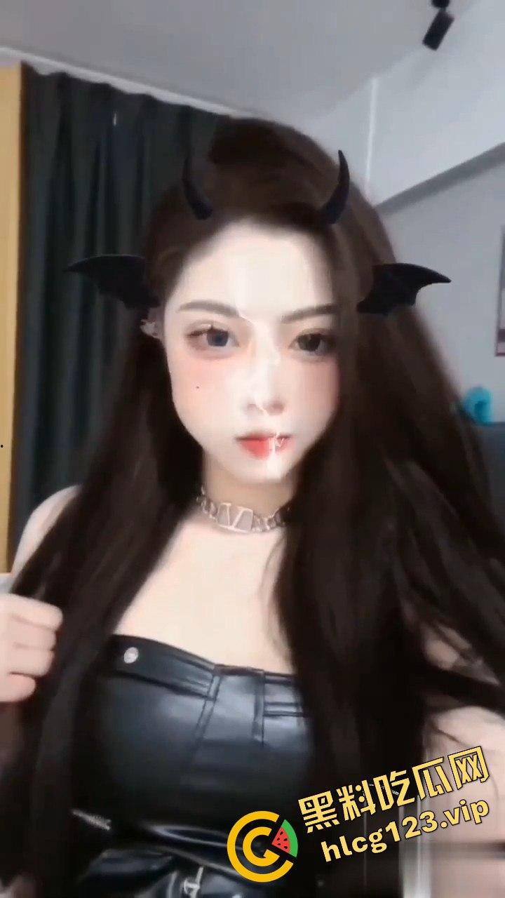 济南MIX酒吧风骚营销【露露】偷情视频爆出!御姐范儿加少妇风情,现场火爆啪啪让人看直了眼!