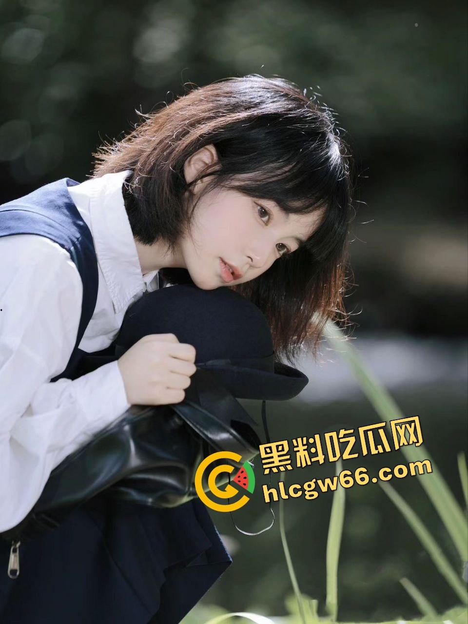 深圳大学『周淑馨』大学还没毕业就玩3P绿帽局,男友兴奋看女友被兄弟打桩,奶子抓到变形爽到翻白眼!