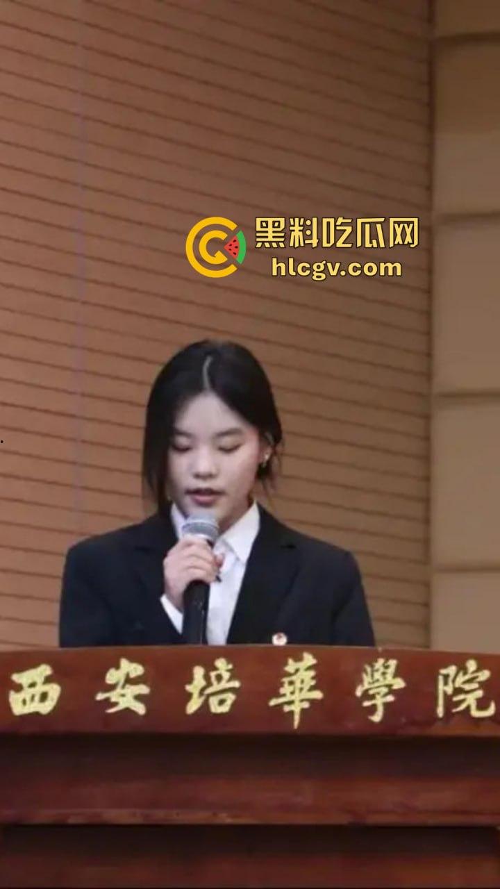 鸡公煲没来先抠逼!西安培华学院食堂大胆男女全程上演真人秀,吃瓜同学惊呆!