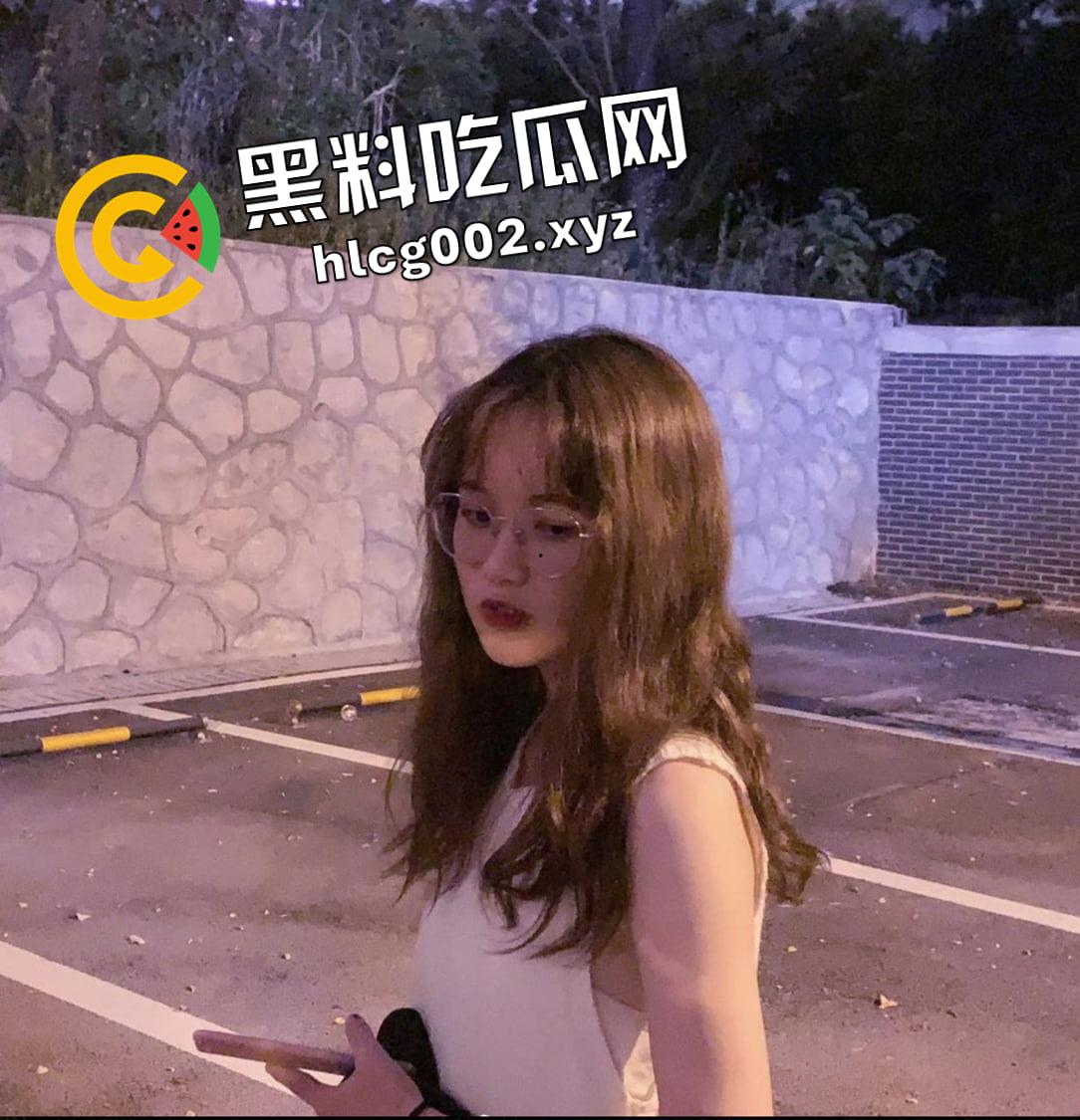 广西农业职业技术学院【韦慧雯】下海黄播 邀请小姐妹百合热吻 嫩穴特写展示 少走二十年弯路啊