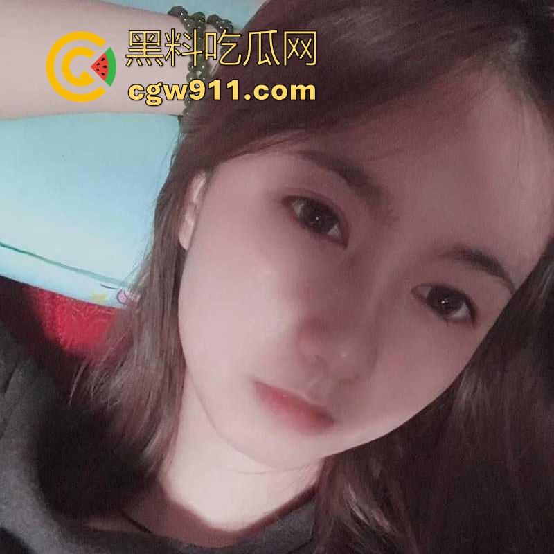 约炮湘潭大学清纯学生妹,被一顿麦当劳拿下开房,颜值甜美身材极品,各种无套花式做爱,被调教成小母狗!