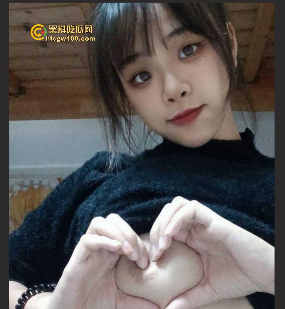 曲阜师范大学大三骚妹【李欣茹】宿舍自拍流出,清纯脸掩不住浪劲,小菊花掰开摆拍,骚得一塌糊涂!