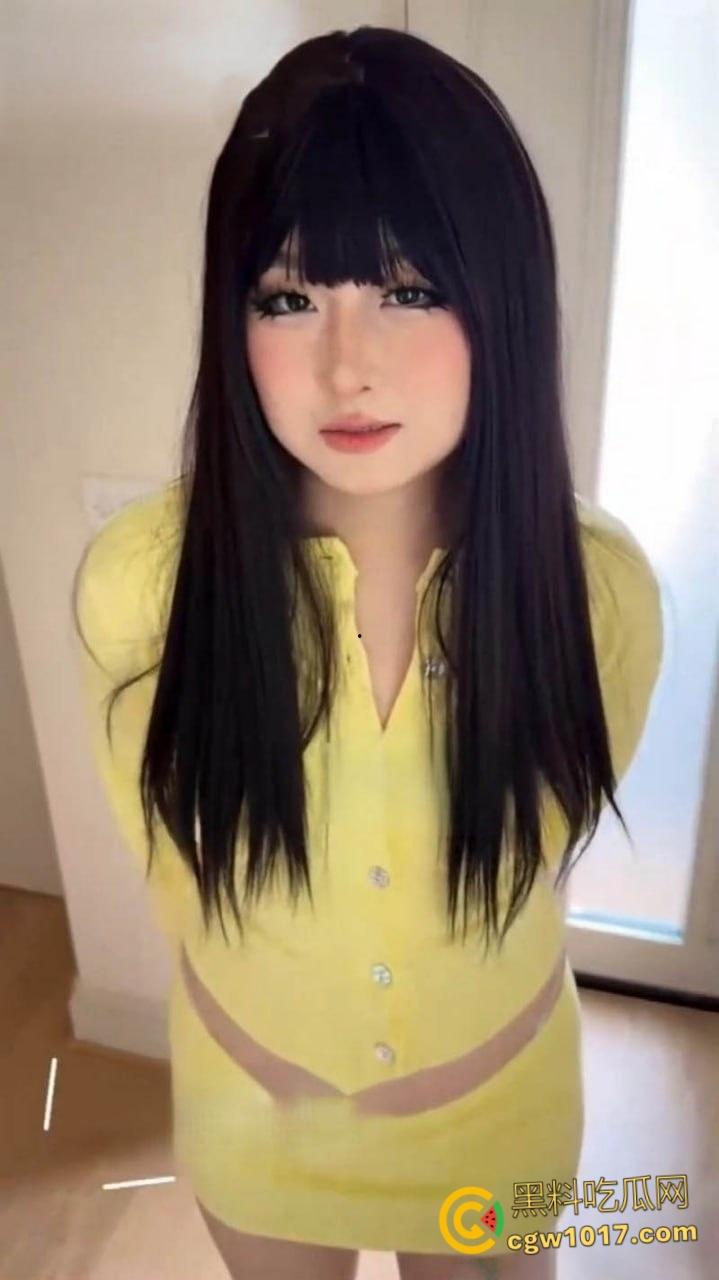 极品巨乳母狗【噗噗】，超短裙跪地饥渴求操，内裤塞嘴眼神勾魂，被老板巨屌震慑，口爆中出后入狂干！