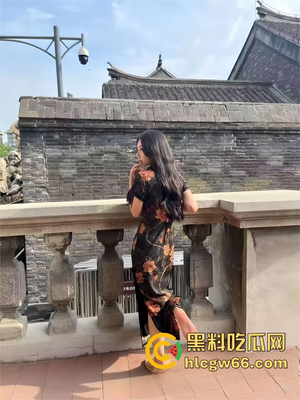 南开反差婊【金月敏】嫩乳肥臀淫汁喷一地,有男友还当劈腿母狗,大屌操翻下贱逼,主动张嘴舔精子!