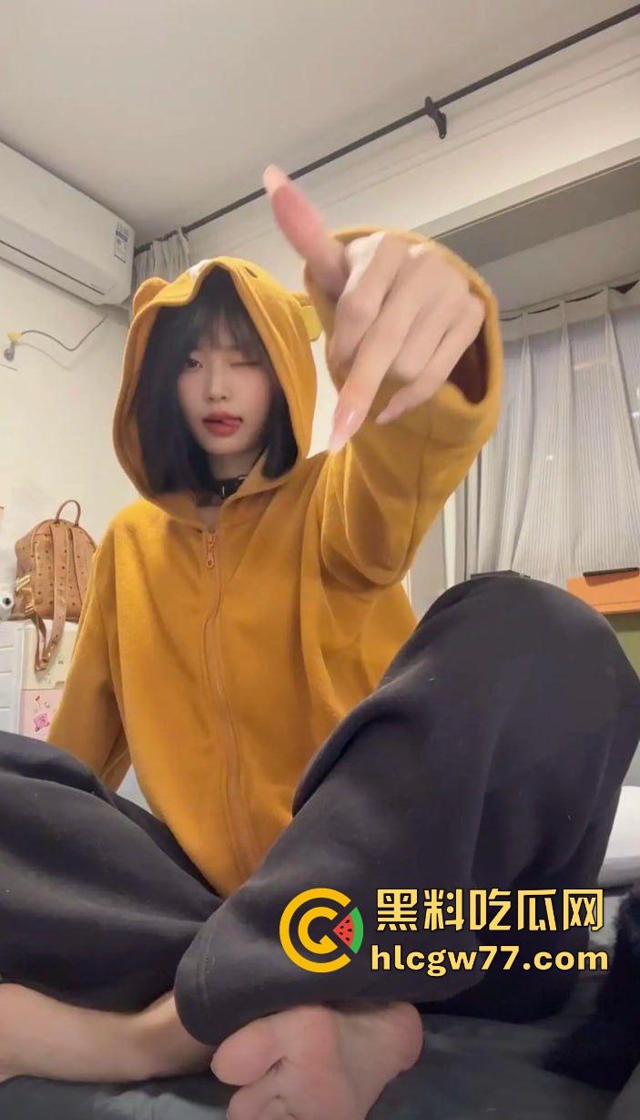 抖音14w粉丝网红【公主电闪】私密视频照片流出 卖片哥的评论都被删完了 女上骑乘超熟练!