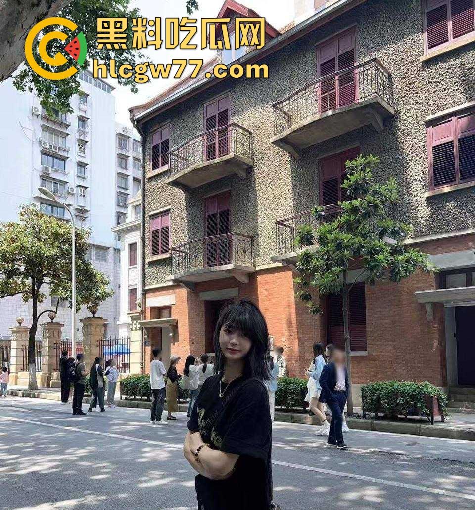 抖音14w粉丝网红【公主电闪】私密视频照片流出 卖片哥的评论都被删完了 女上骑乘超熟练!