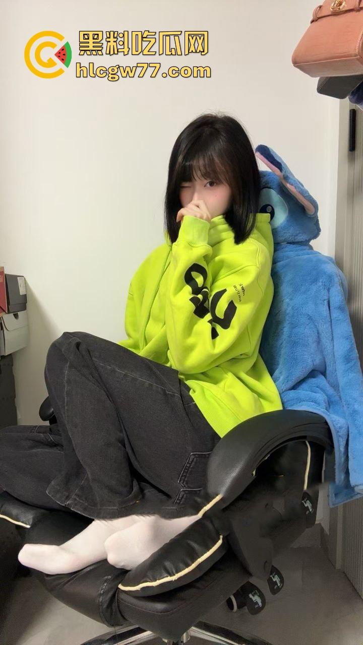 抖音14w粉丝网红【公主电闪】私密视频照片流出 卖片哥的评论都被删完了 女上骑乘超熟练!