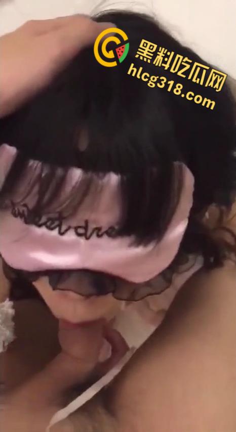 卫校嫩妹拜金女【小柒酱】,清纯反差小白虎 ,为了奢侈生活被金主包养, 甘愿做其母狗!