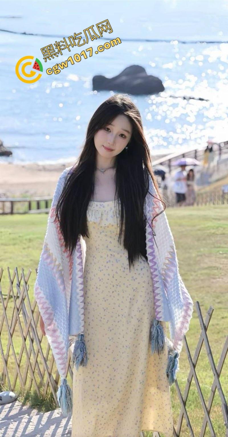 广东校花【羽欣晴】白天纯情学生，夜晚深喉神技，蜜口舔吞吸取精液，喷溅喉咙，诱惑无限，骚劲儿直冲天际