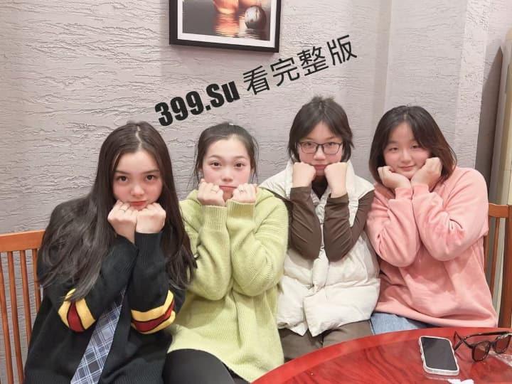 重庆21岁学生妹 曹兴运 分手后遭前男友曝光生活照和性爱视频 传播其是条性欲超强的反差母狗 至今任能偶尔约出来做爱