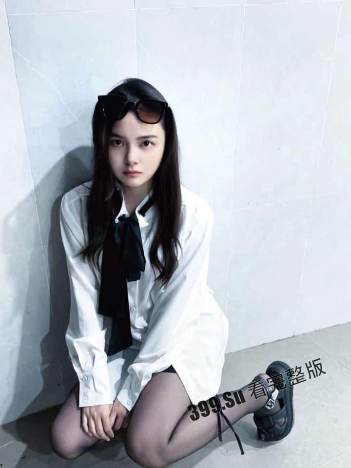 重庆21岁学生妹 曹兴运 分手后遭前男友曝光生活照和性爱视频 传播其是条性欲超强的反差母狗 至今任能偶尔约出来做爱