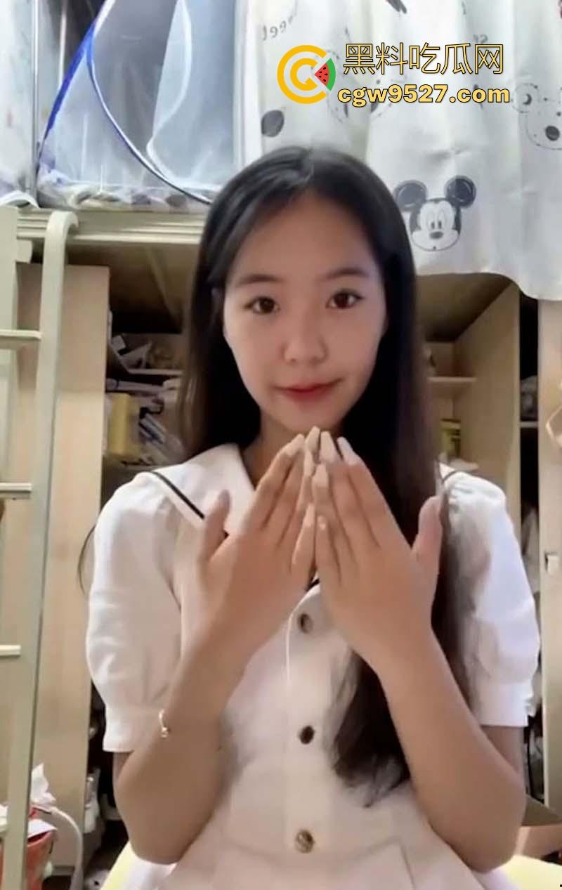 武汉财经大学清纯大学妹【魏琳】私下变母狗,被调教超听话,深喉吃鸡舔弄金主爸爸 ,母狗属性拉满!