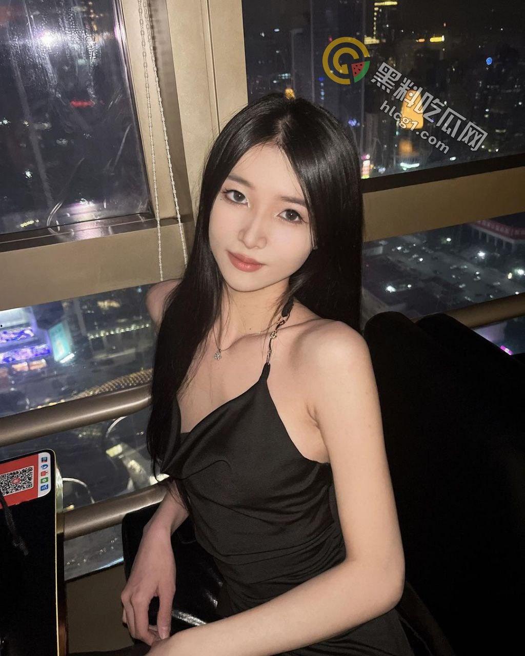 双面女神！白领女M白天是老板秘书，夜晚竟成其专属母狗！